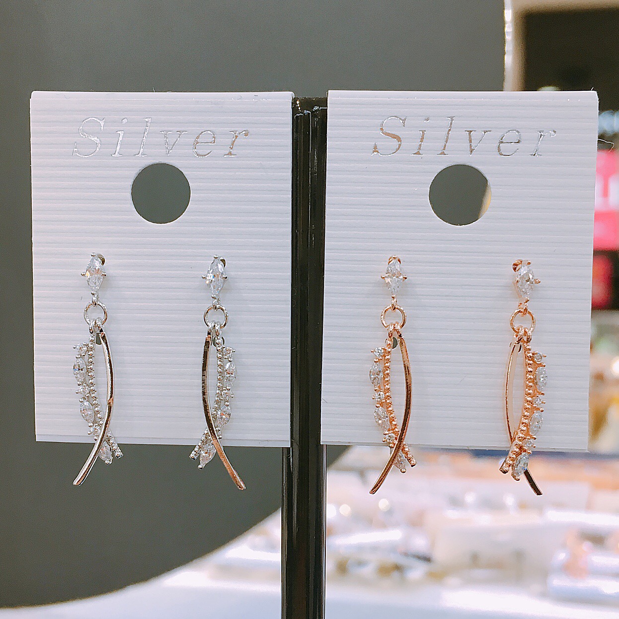 Luche Dia Earrings 2color LKJ0986 Women charming g