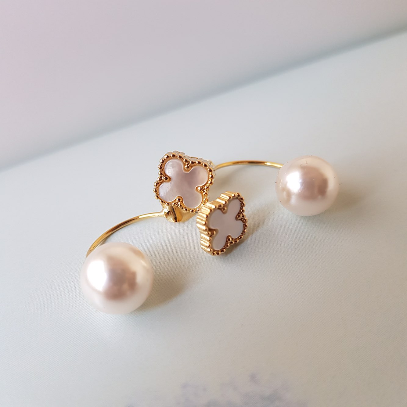 Blooth's Mother-of-Pearl Pearl Two-way Drop Ear