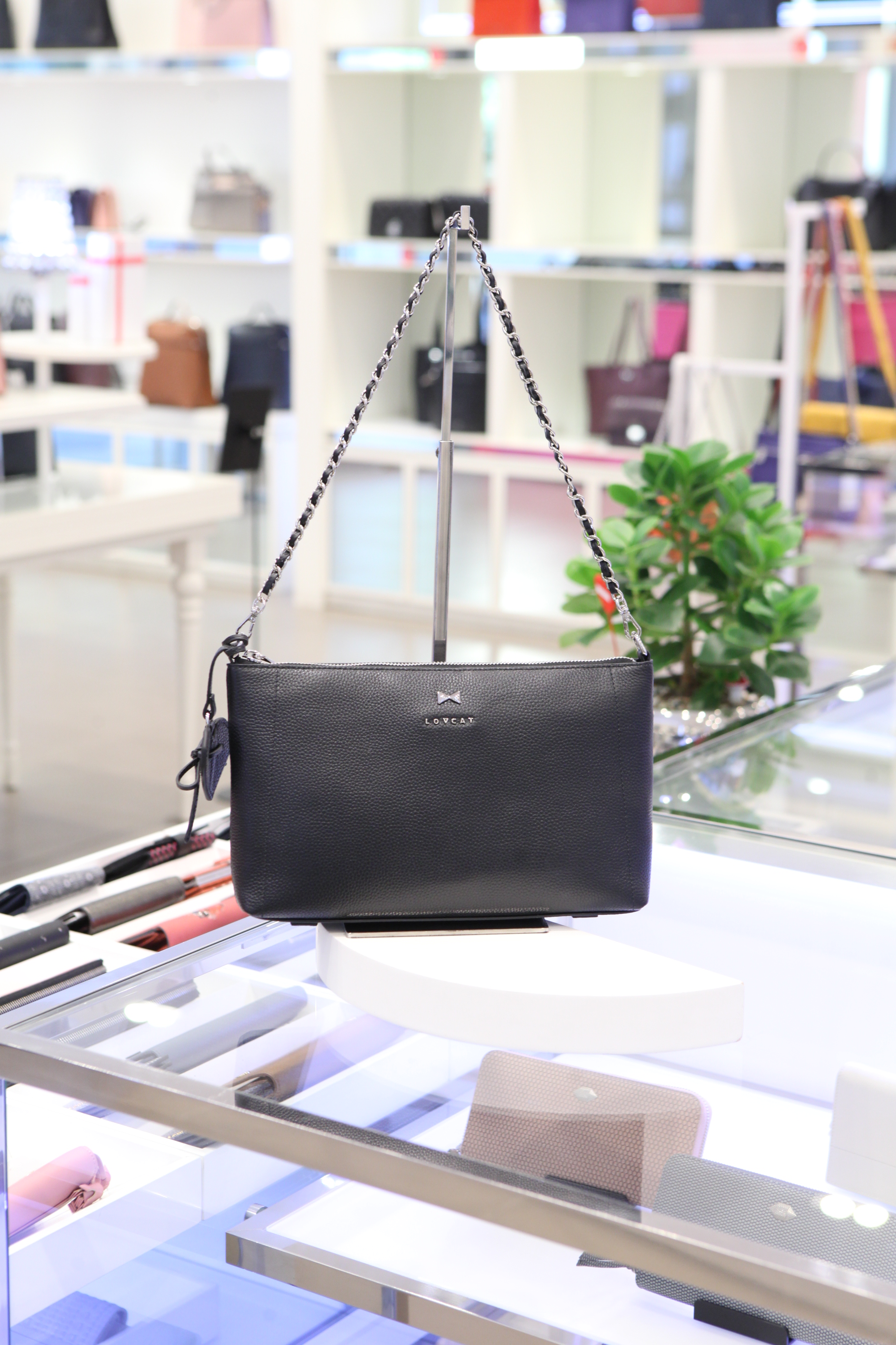 <b><p>Love Cat O Basic 5 Shoulder LHS2S923BL</p></b><b><p>ロブケトOベーシック5ショルダーバッグLHS2S923BL</p></b><br /><br /><p align='center'>