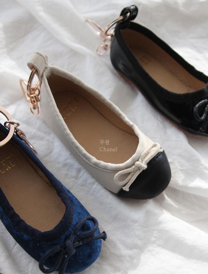 Flat keyring Simple accessory Feminine style Uniqu