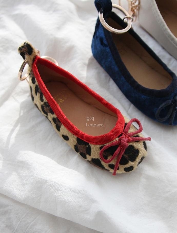 Flat keyring Simple accessory Feminine style Uniqu