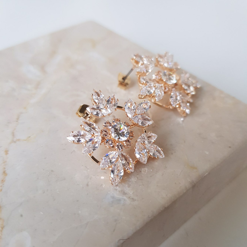 Blonde Snow Flower Bold Earrings Lovely Coordinate