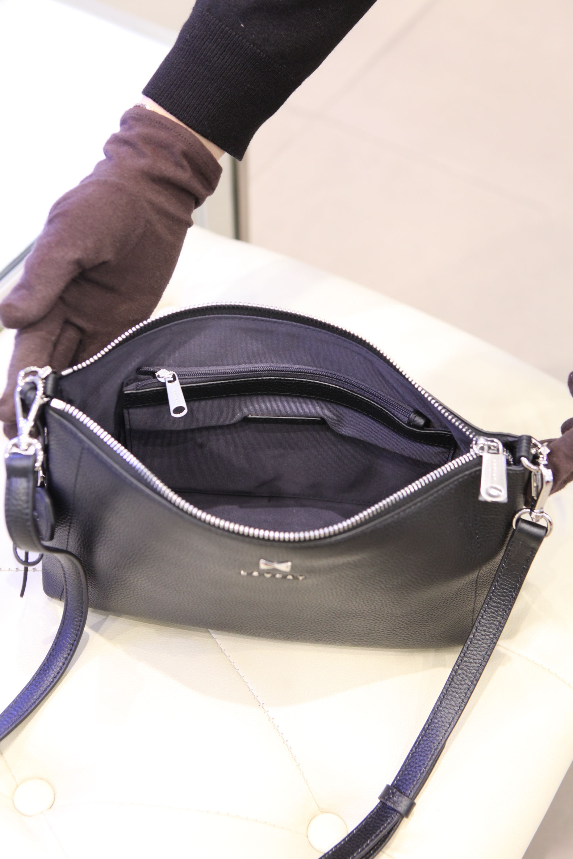 <b><p>Love Cat O Basic 5 Shoulder LHS2S923BL</p></b><b><p>ロブケトOベーシック5ショルダーバッグLHS2S923BL</p></b><br /><br /><p align='center'>