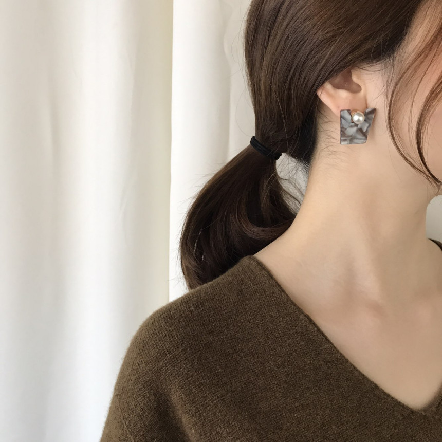 Honey pearl Hommage hoop earrings 4color Unusual a