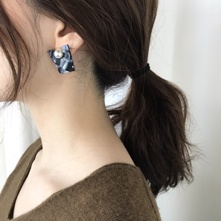 Honey pearl Hommage hoop earrings 4color Unusual a