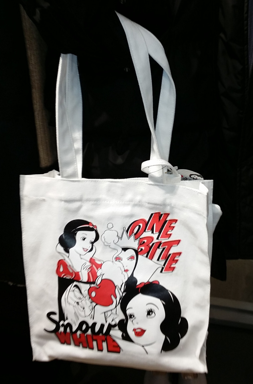 <b><p>Romance Disney Snow White Clutch Set Bag</p></b><b><p>ロエムディズニー白雪姫クラッチセットショルダーバッグRMAK74TRD3カジュアルムードコラボレーシ</p></b><br /><br /><p align='center'>