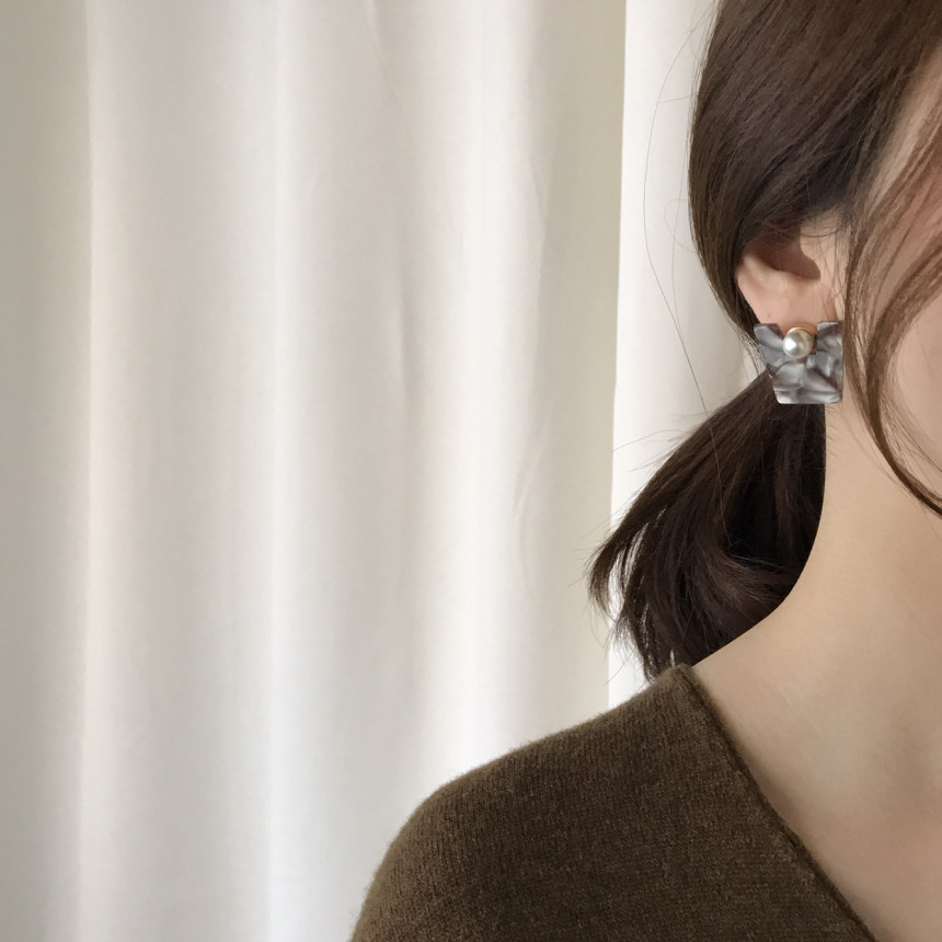 Honey pearl Hommage hoop earrings 4color Unusual a