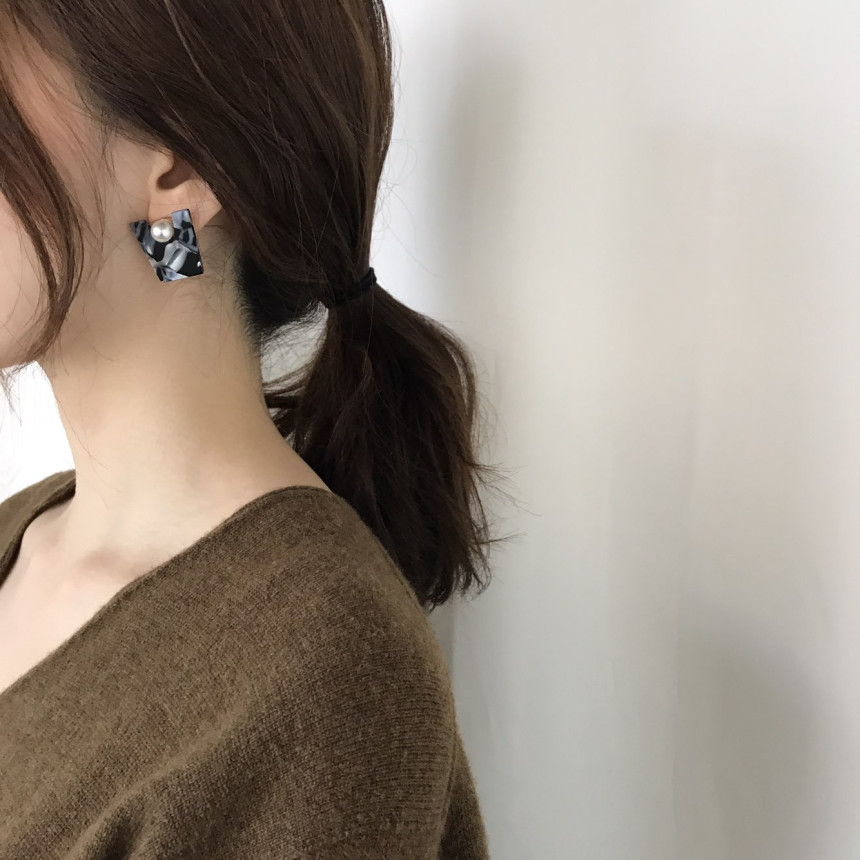 Honey pearl Hommage hoop earrings 4color Unusual a