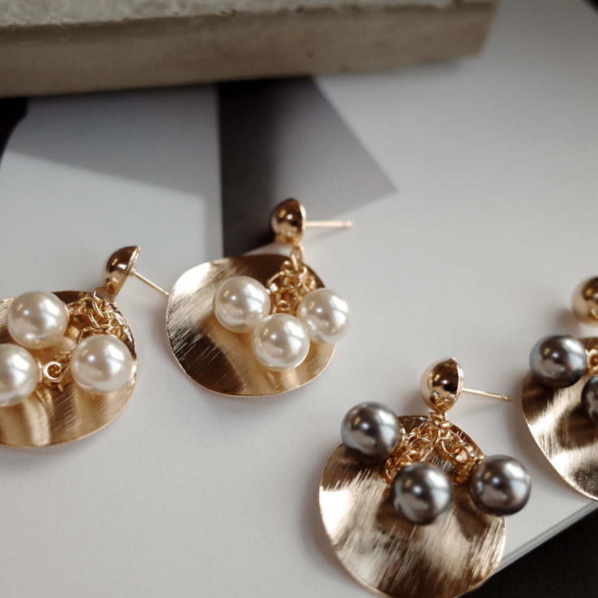 NO.64 Aria Three Pearls Metal Earrings Stylish Chi