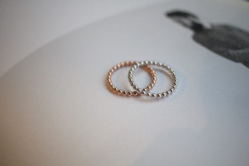 <b><p>rose White Yellow gold Plad Lered ring 3cor</p></b><b><p>ローズ ホワイト イエ ゴールド メッキ 重ね着 リング 3色 女性シルバー 20代</p></b><br /><br /><p align='center'>