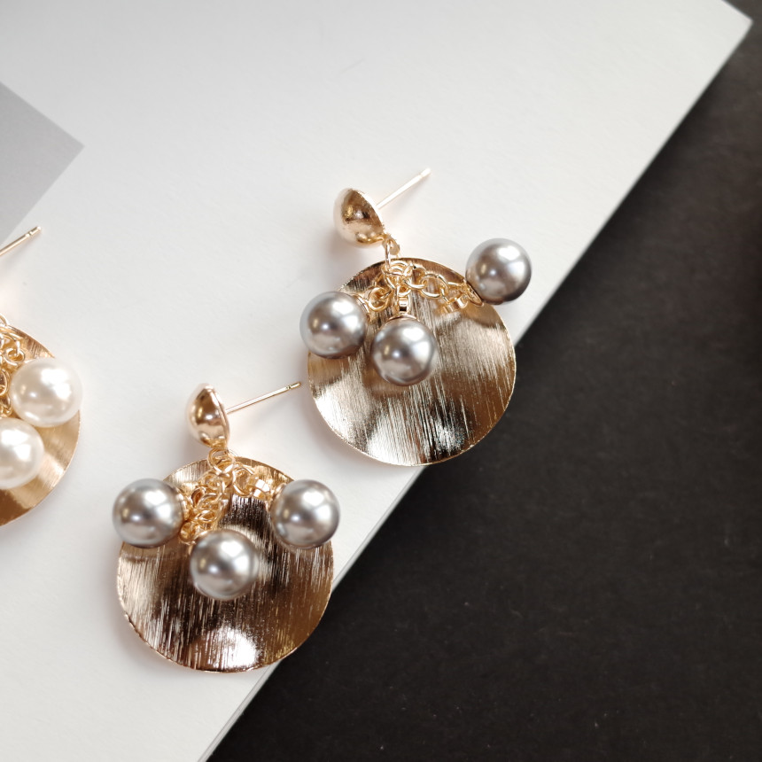 NO.64 Aria Three Pearls Metal Earrings Stylish Chi