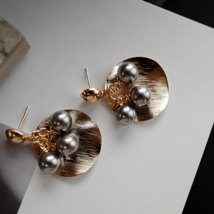 NO.64 Aria Three Pearls Metal Earrings Stylish Chi