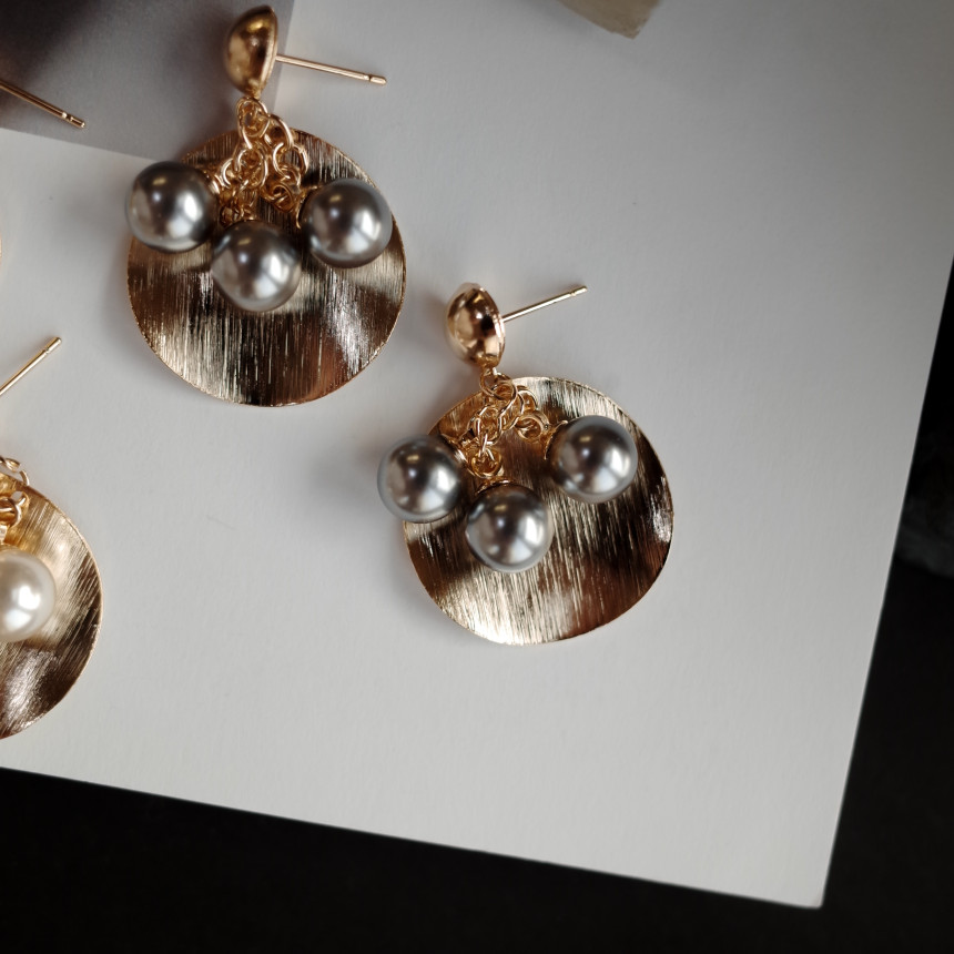 NO.64 Aria Three Pearls Metal Earrings Stylish Chi