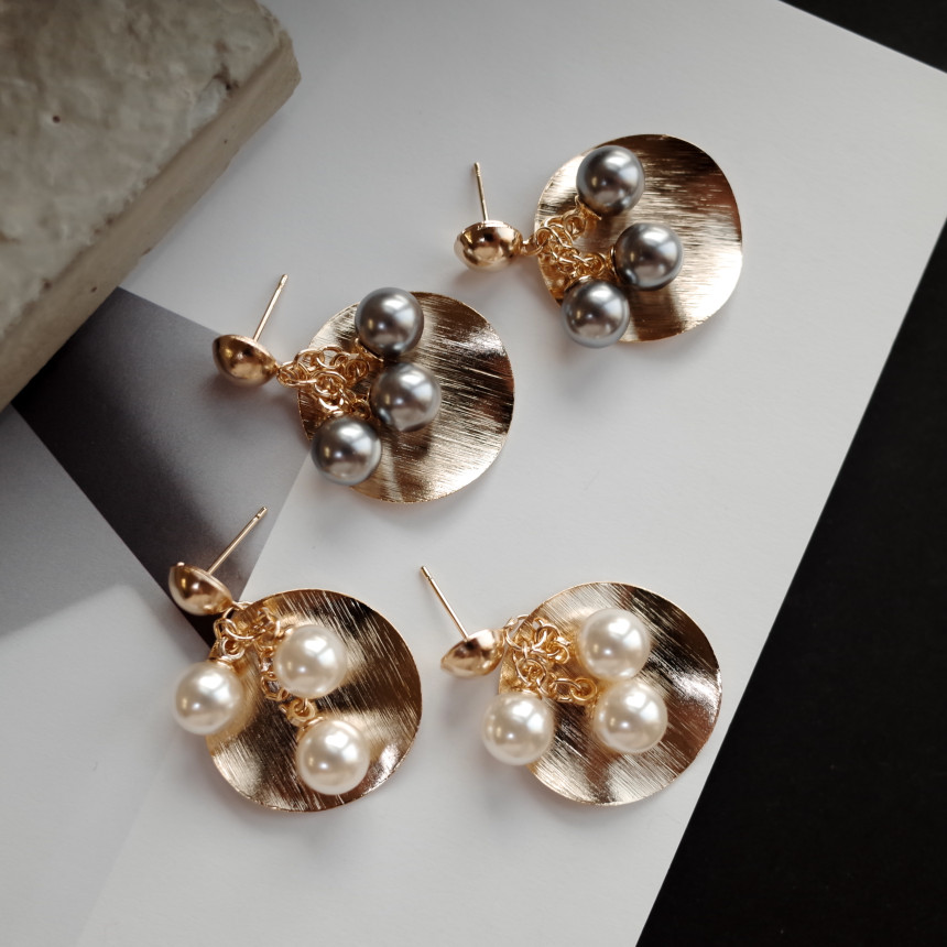 NO.64 Aria Three Pearls Metal Earrings Stylish Chi