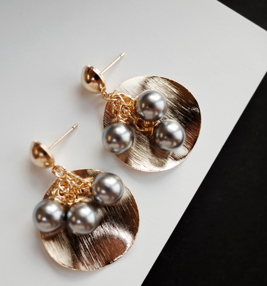 NO.64 Aria Three Pearls Metal Earrings Stylish Chi