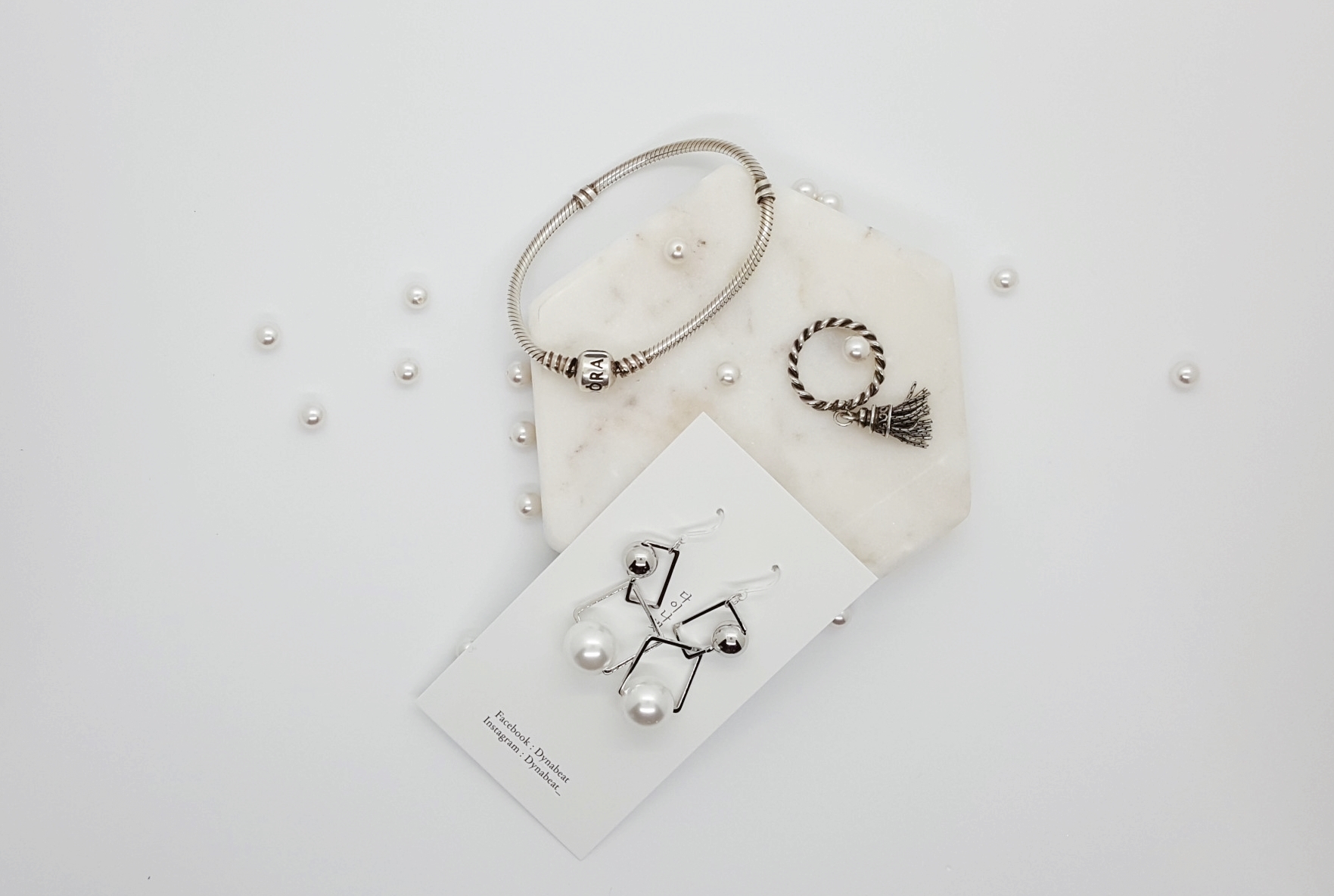 Dyna Light Pearl Square Earrings Earrings Luxuriou