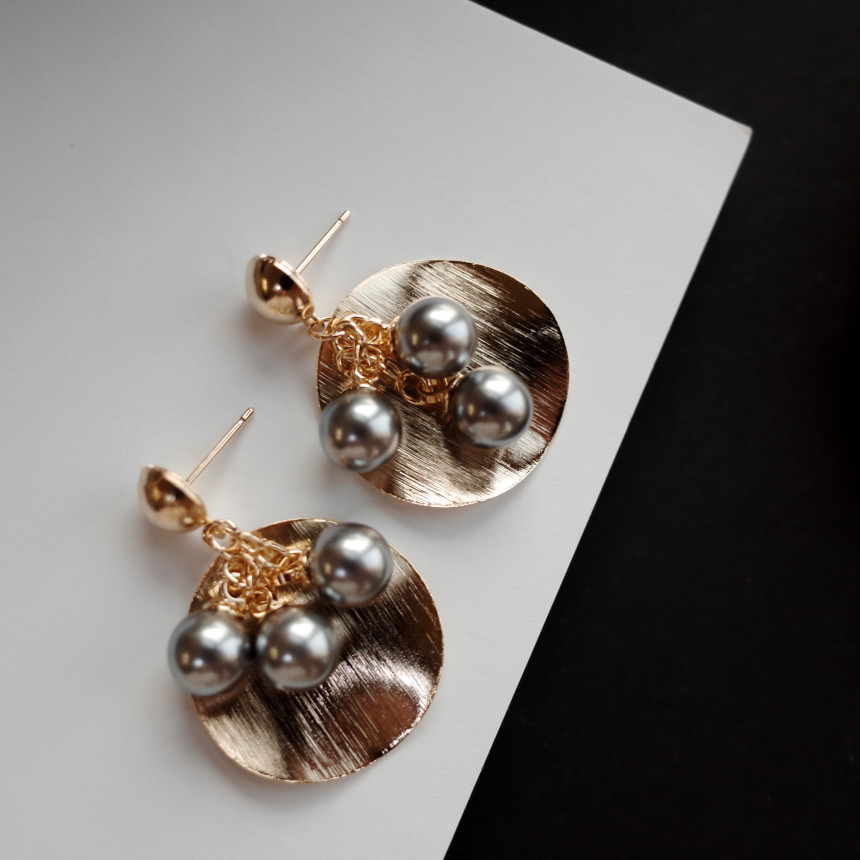 NO.64 Aria Three Pearls Metal Earrings Stylish Chi