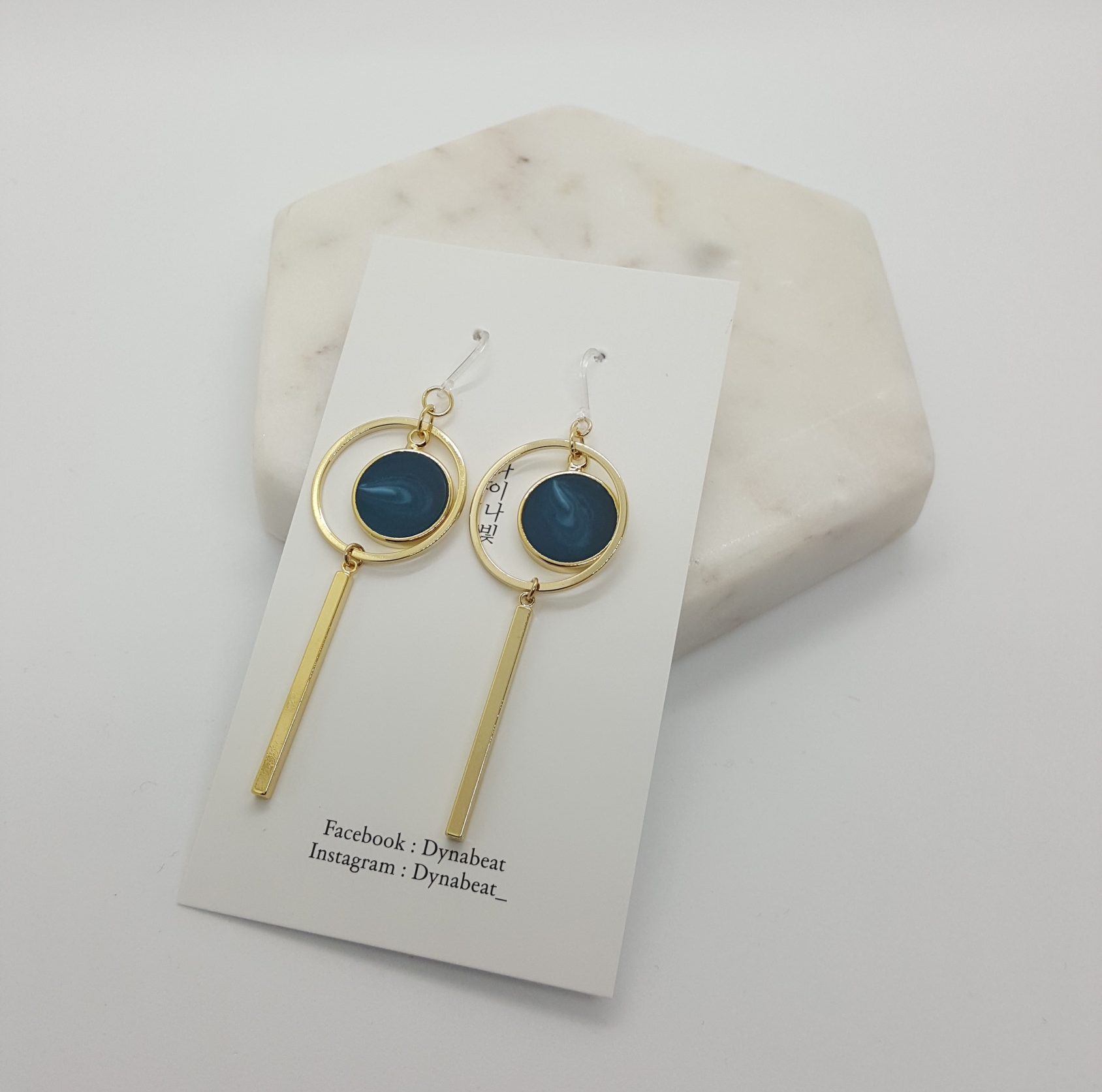 Dyna Light Neptune Drop Earrings Luxurious Silicon