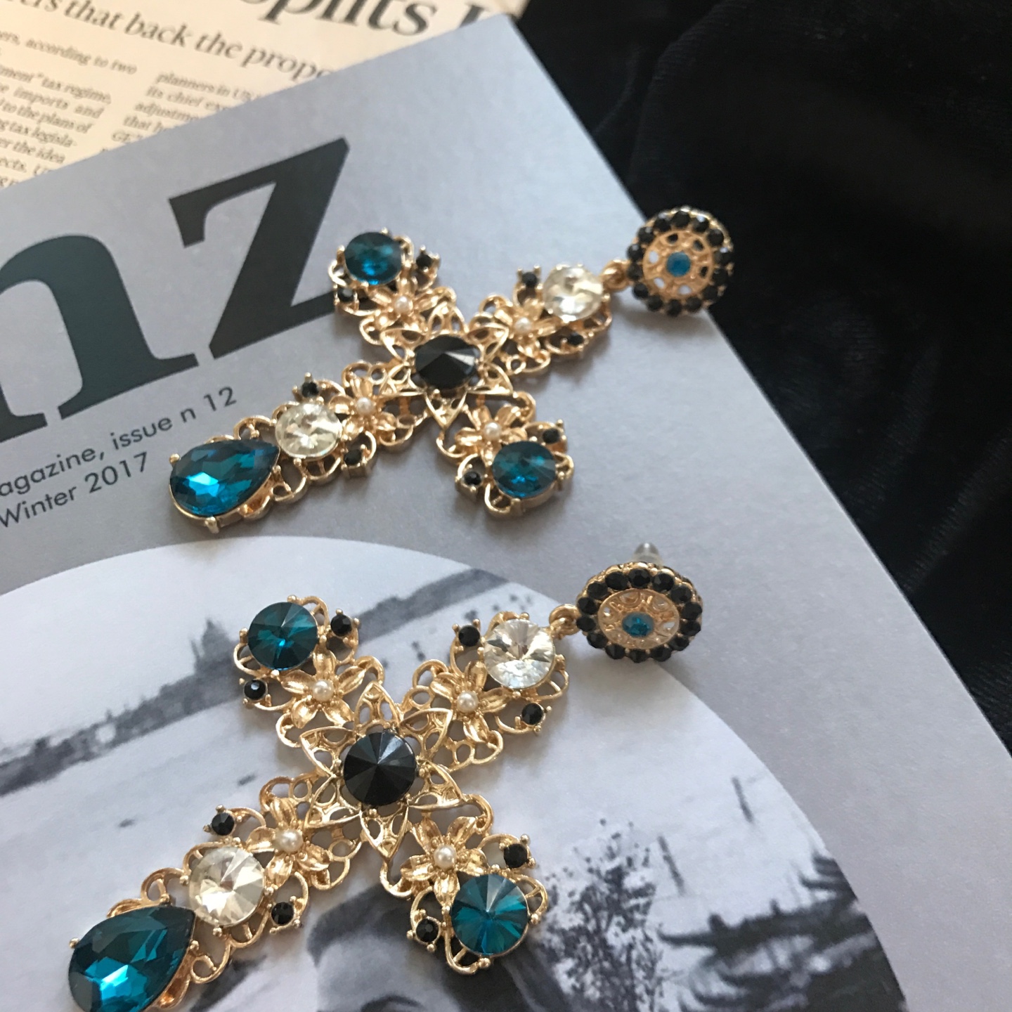 Baroque Bold Cross Earrings 4color Antique Jenny C