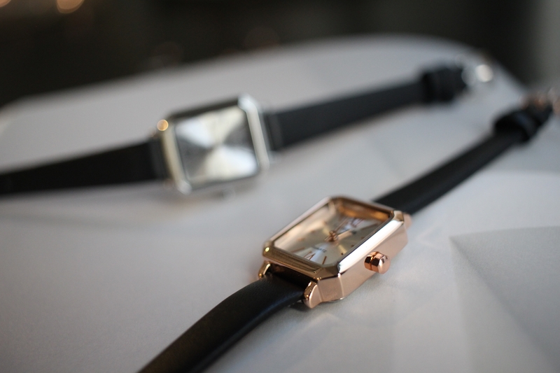 <b><p>Shine black Woman leather wrist clo 2cor</p></b><b><p>シャイン ブラック 女性 レザー 手首 時計 2色 ファッション ギフト デイリー</p></b><br /><br /><p align='center'>