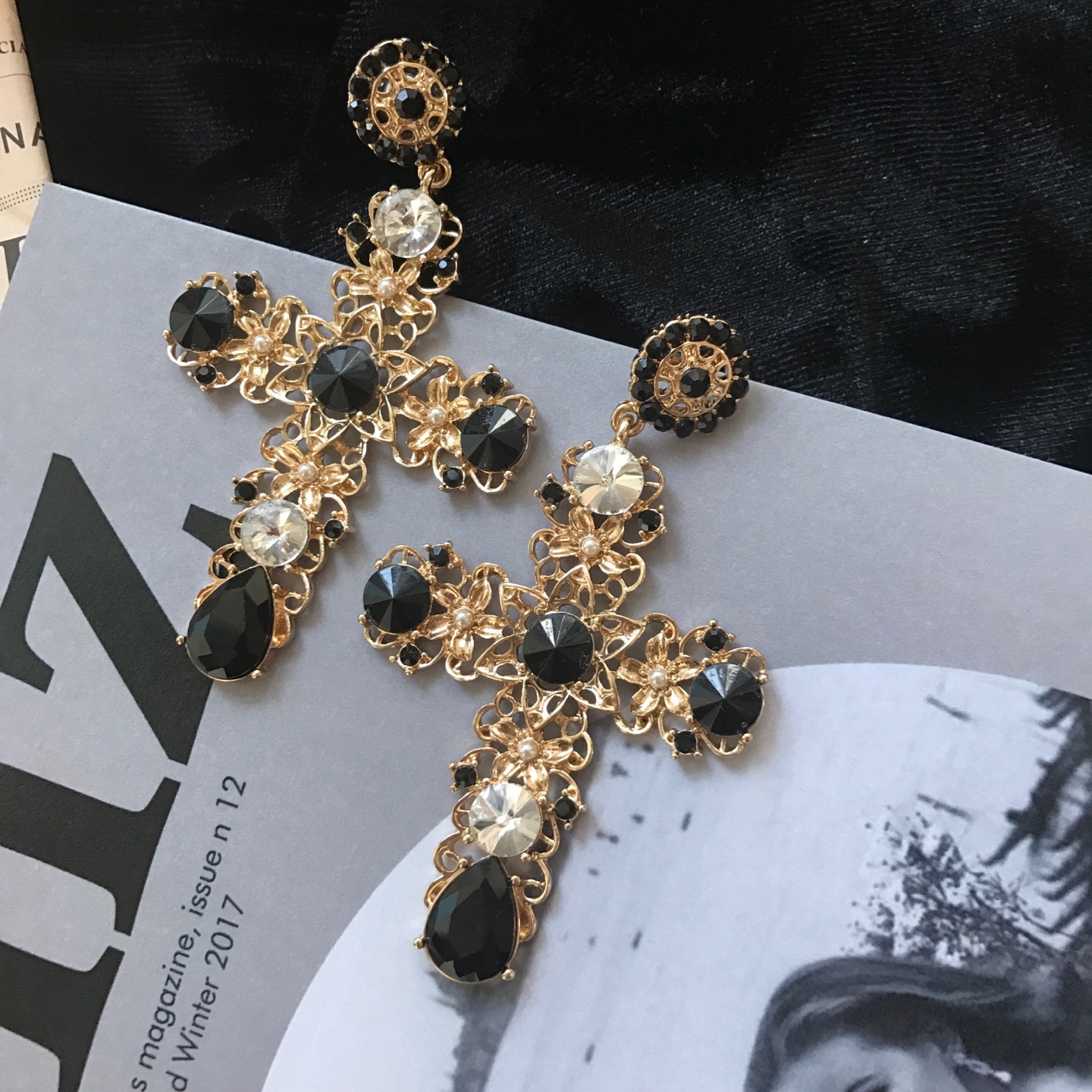 Baroque Bold Cross Earrings 4color Antique Jenny C