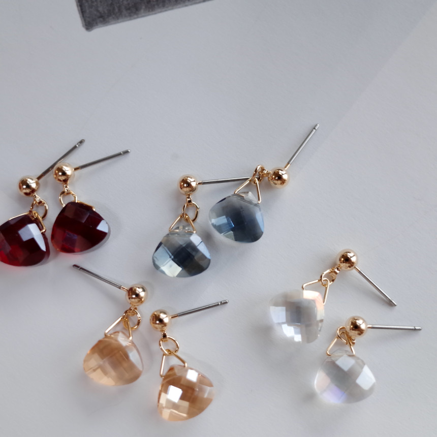 NO.66 Mini Swan Cutting Swarovski Earrings Stylish