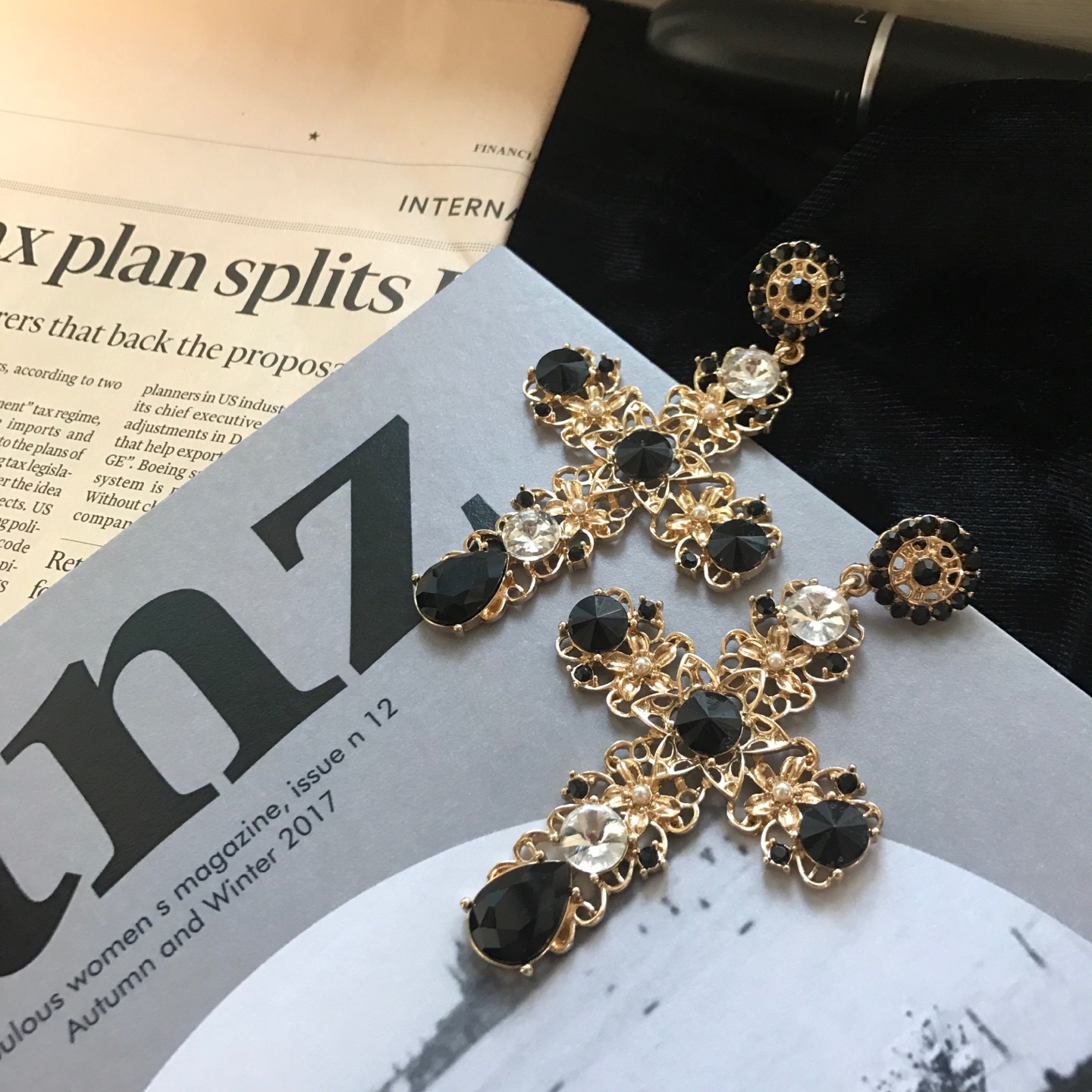 Baroque Bold Cross Earrings 4color Antique Jenny C