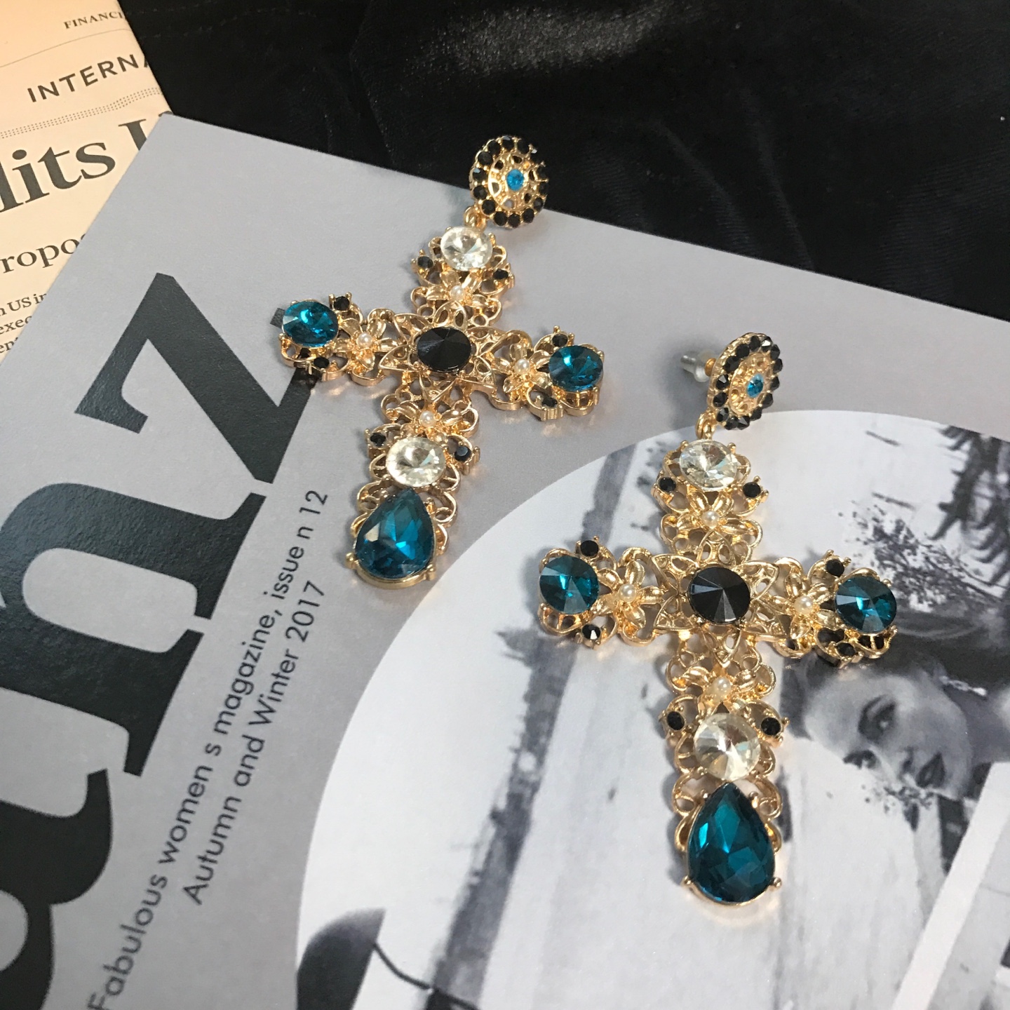 Baroque Bold Cross Earrings 4color Antique Jenny C