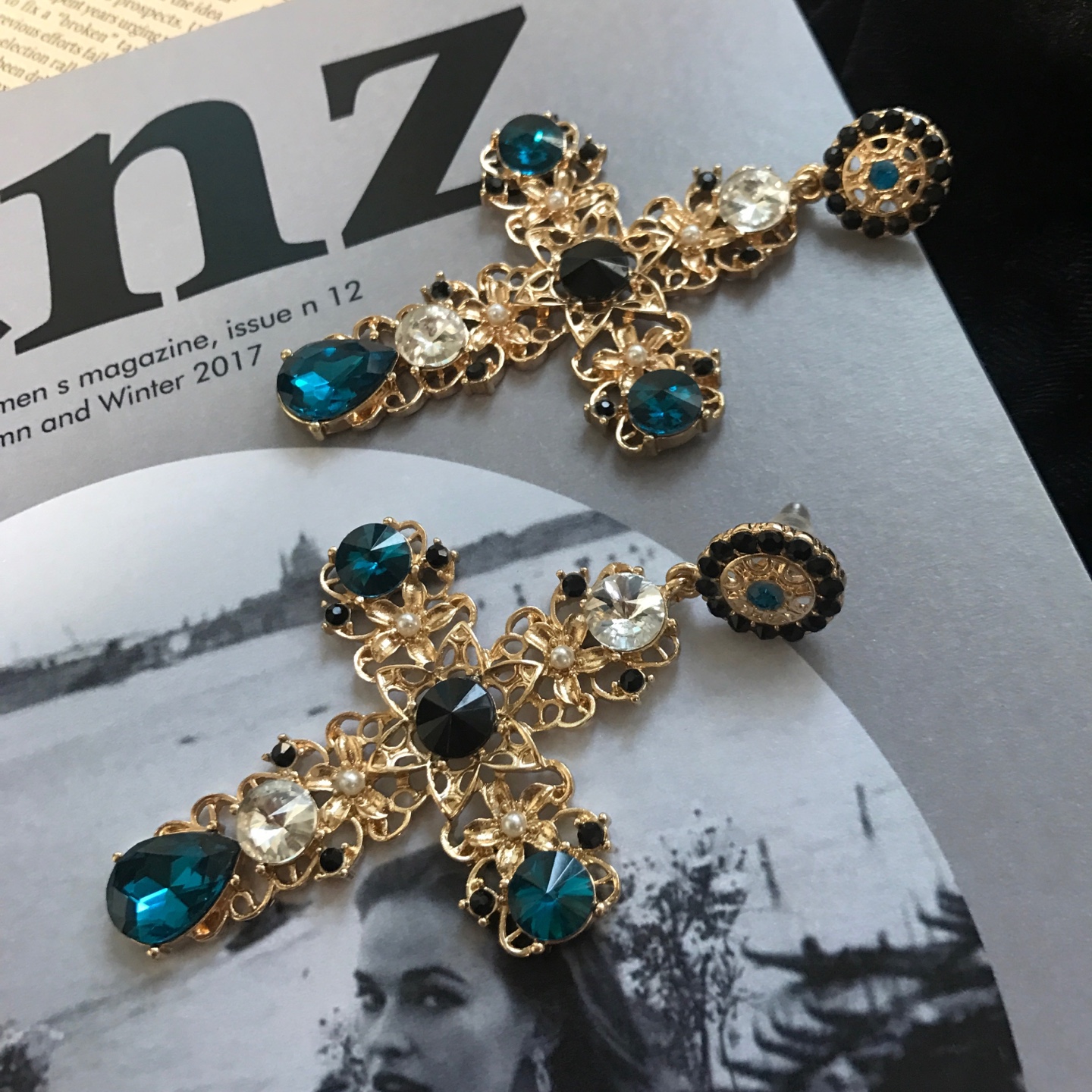 Baroque Bold Cross Earrings 4color Antique Jenny C
