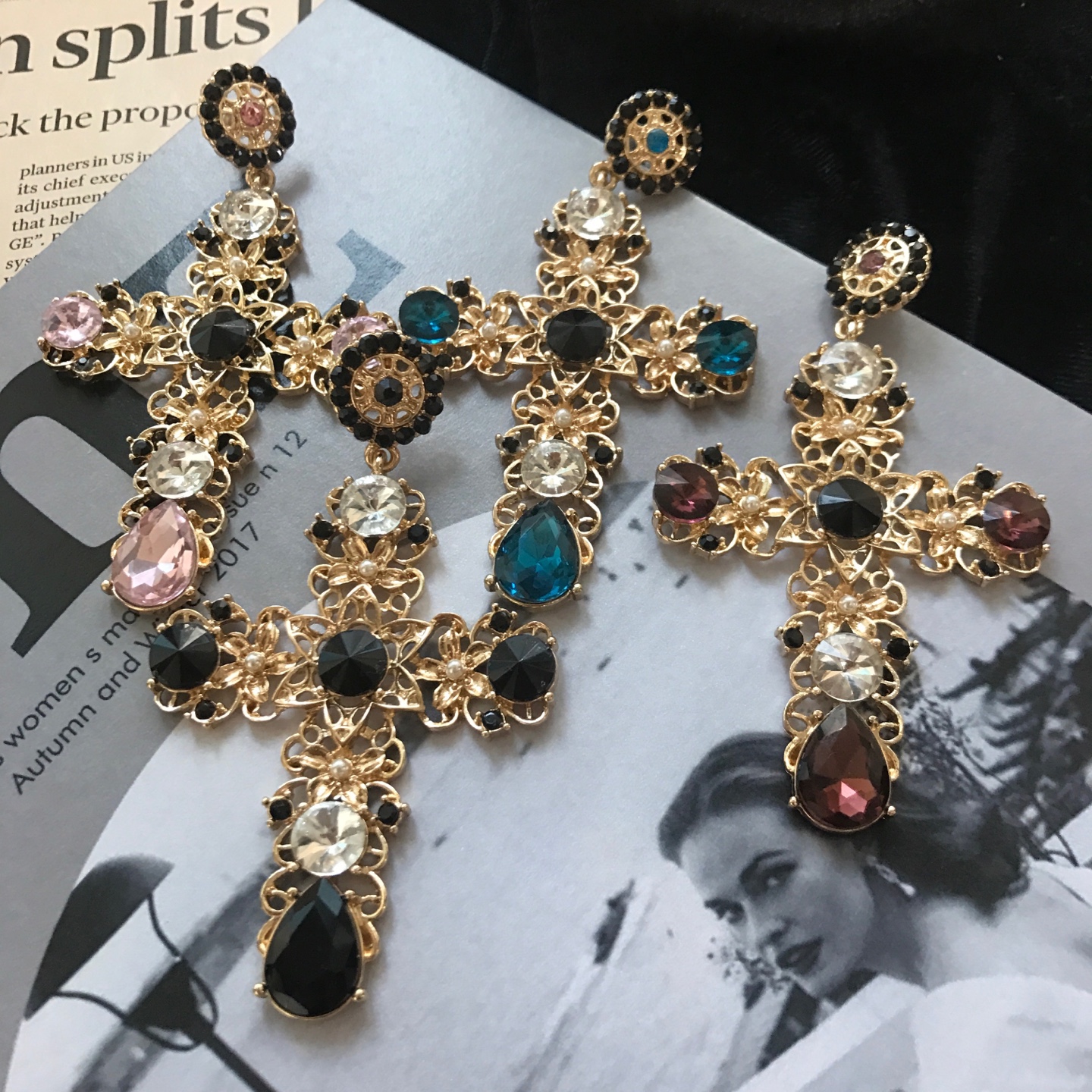 Baroque Bold Cross Earrings 4color Antique Jenny C