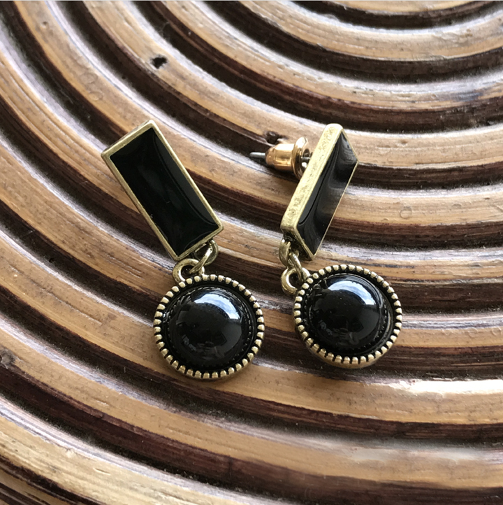 Simple rough black drop earrings Antique antique b