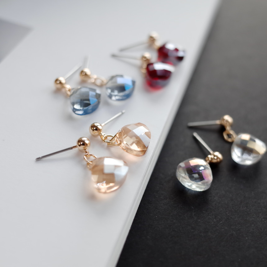NO.66 Mini Swan Cutting Swarovski Earrings Stylish