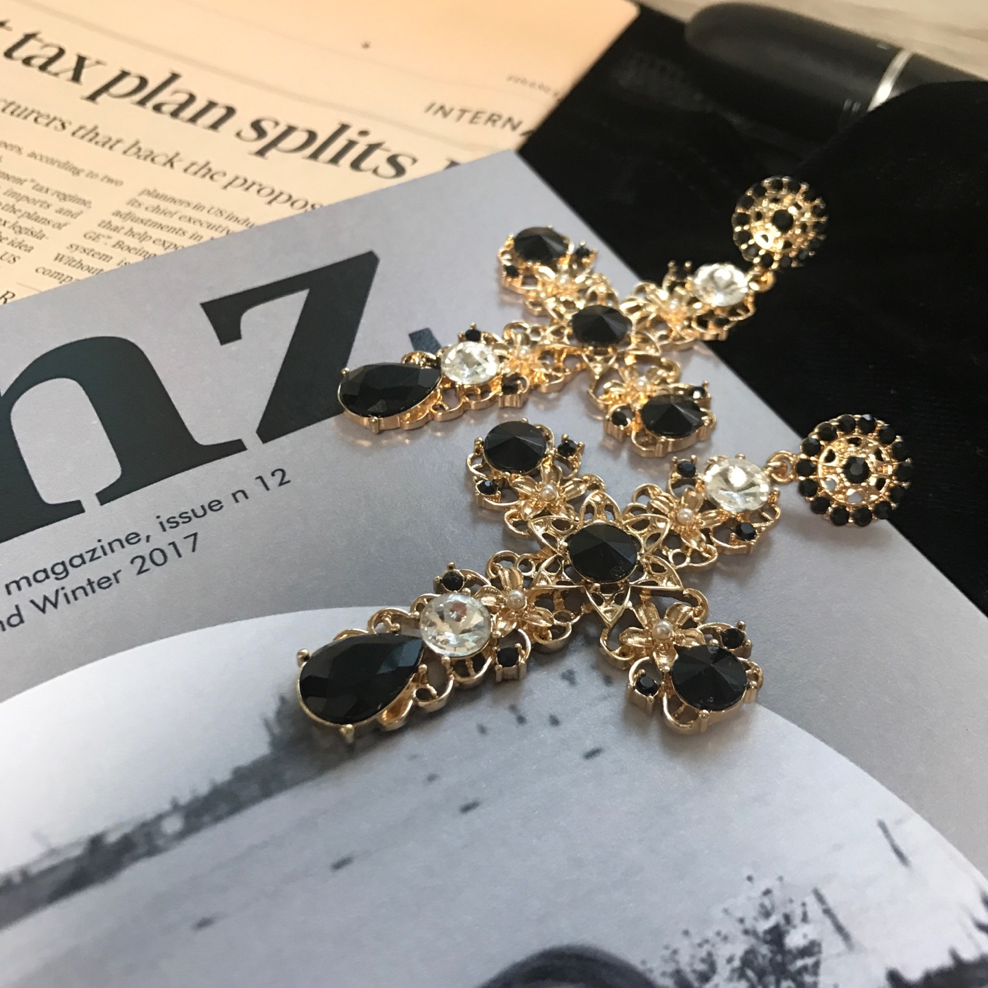 Baroque Bold Cross Earrings 4color Antique Jenny C