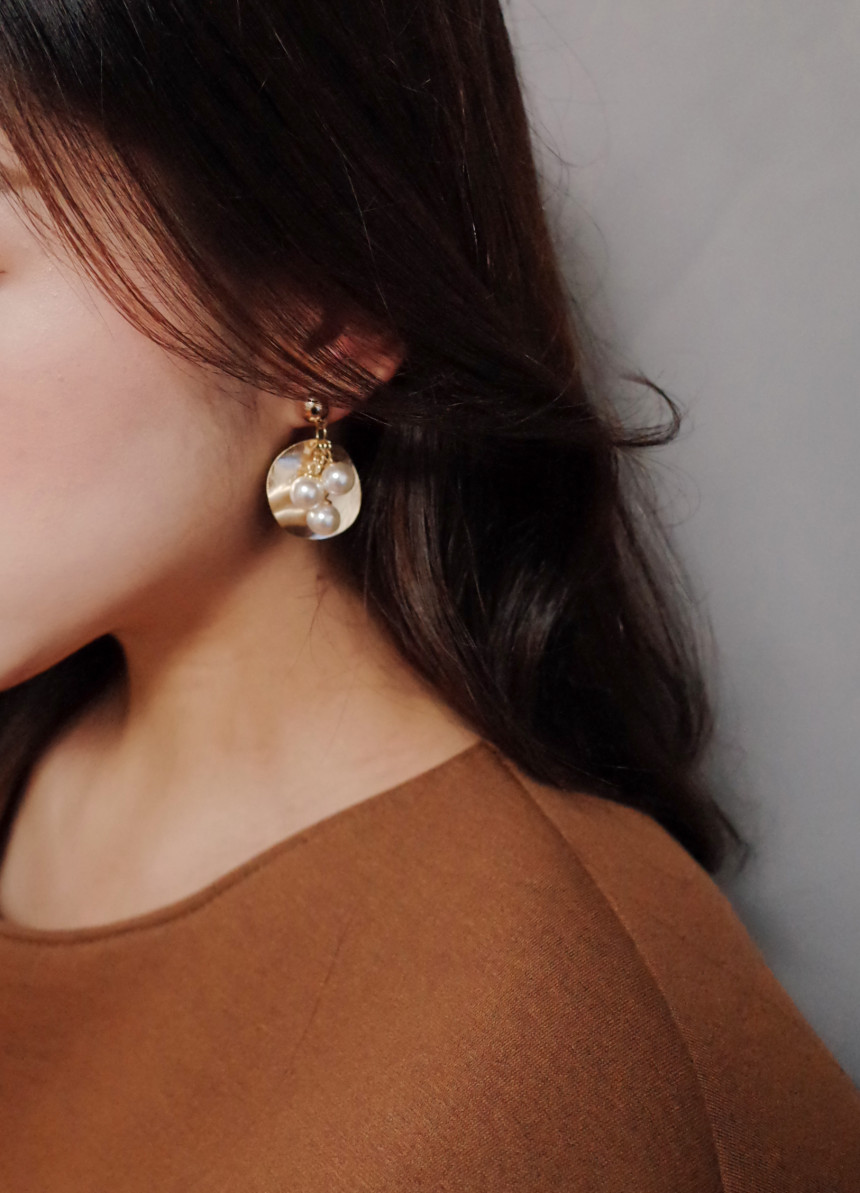 NO.64 Aria Three Pearls Metal Earrings Stylish Chi