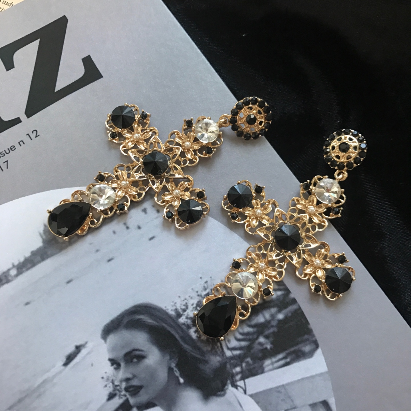 Baroque Bold Cross Earrings 4color Antique Jenny C