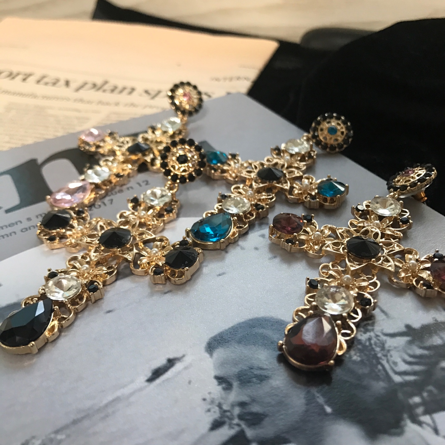 Baroque Bold Cross Earrings 4color Antique Jenny C
