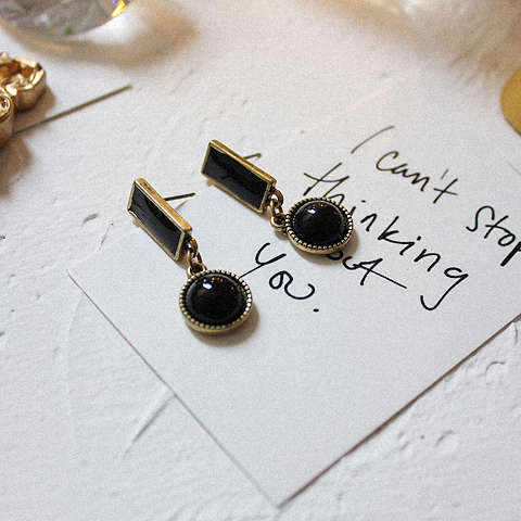 Simple rough black drop earrings Antique antique b