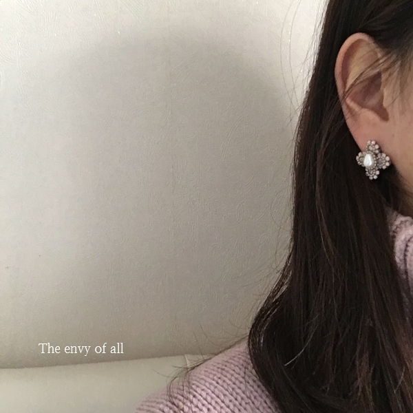 Free Shipping Flower Antique Earrings Perfect Part