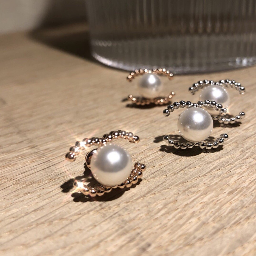 all silver Coco Swall Pearl Earrings Minimal Life 