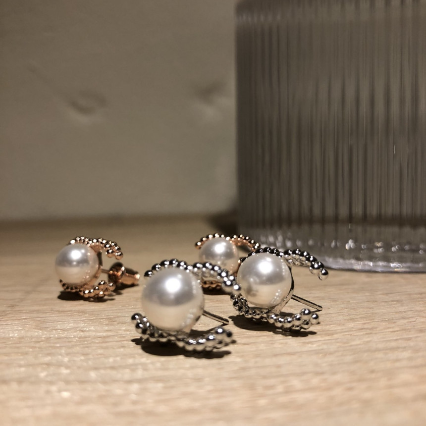 all silver Coco Swall Pearl Earrings Minimal Life 