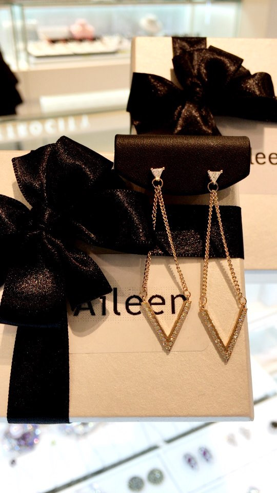 Eileen Earl Drop Earrings AJBE2377