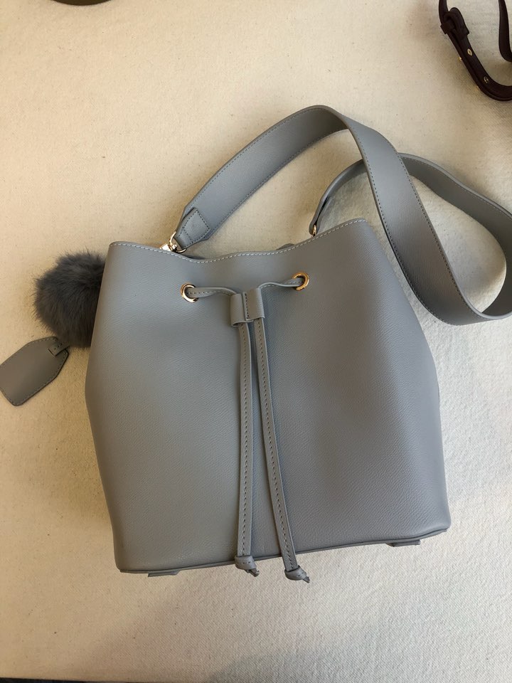 <b><p>Do not pour foam buckle 5color Daily Bag</p></b><b><p>無排ポンポンがバケットバッグ5colorデイリーショルダーバッグオフィスバッグ秋、20代の女性のバッ</p></b><br /><br /><p align='center'>