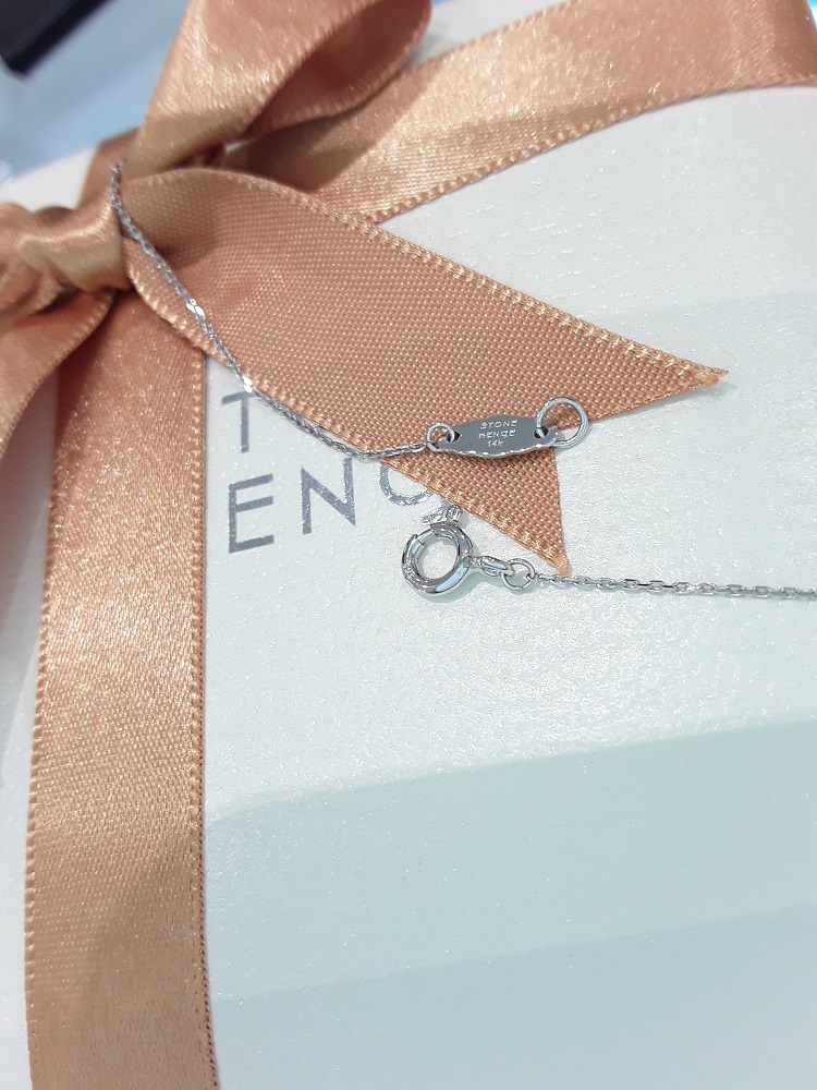 Stonehenge White gold necklace I0077 Wedding look 