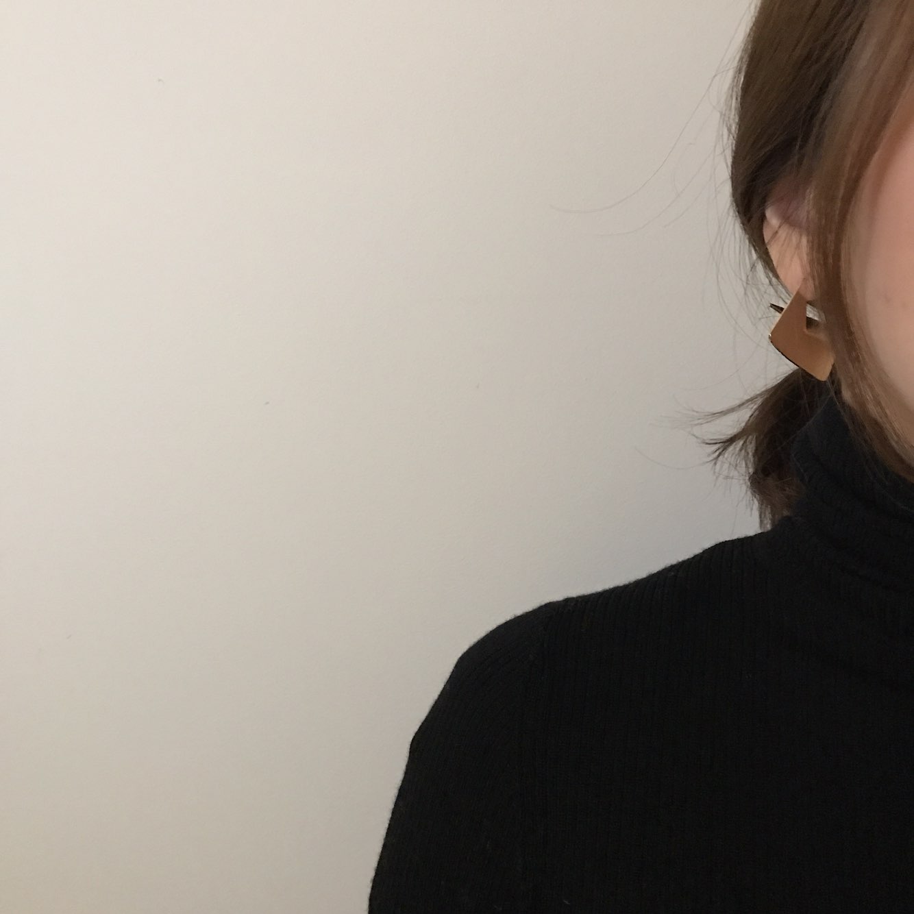 Wear drop earrings Office fashion Fashionable mode