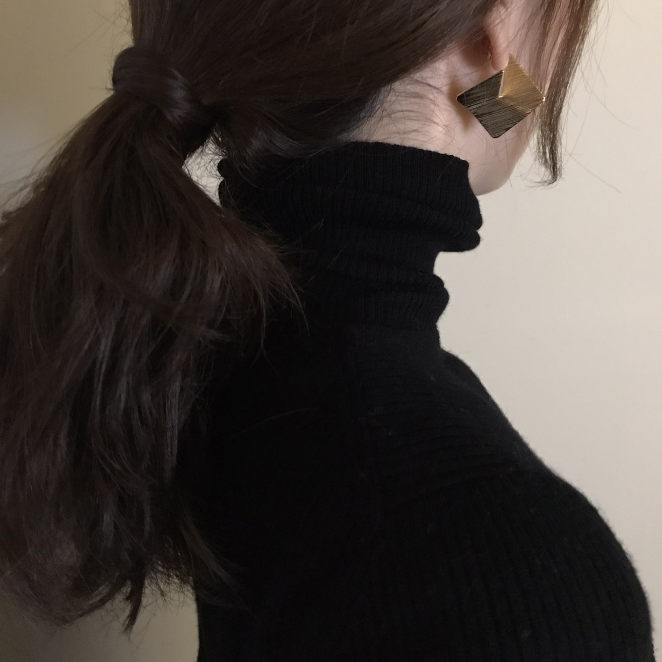 Wear drop earrings Office fashion Fashionable mode