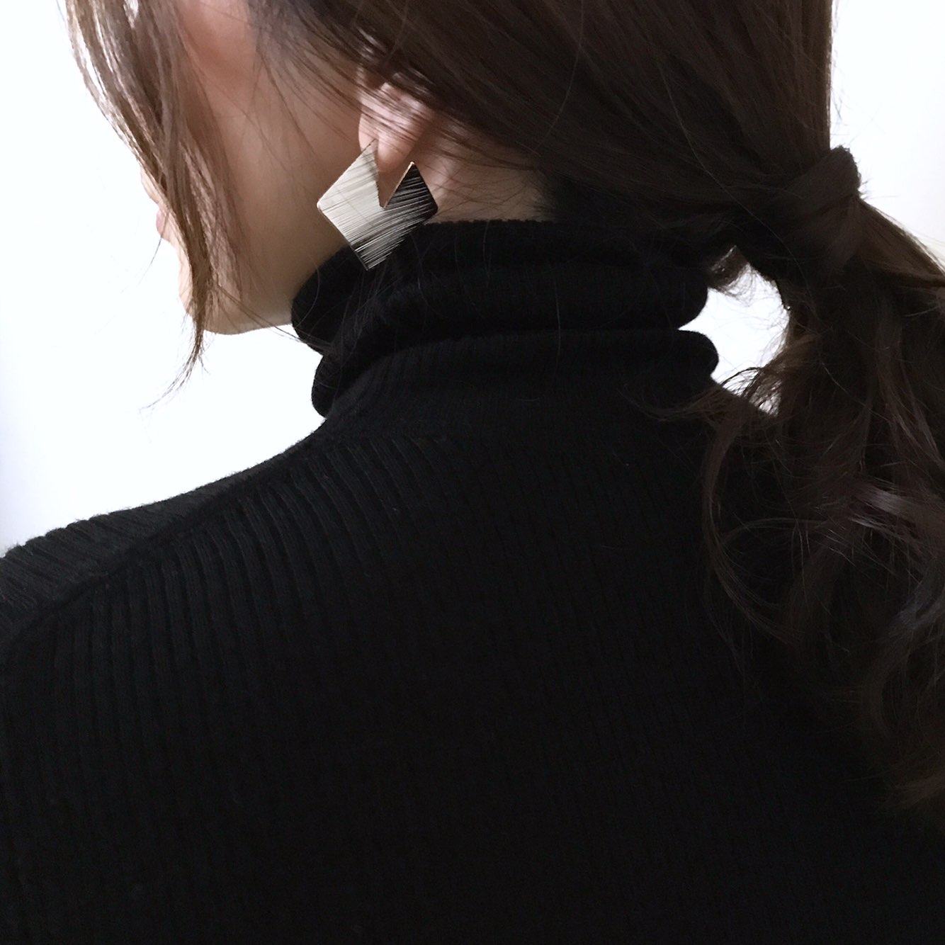 Wear drop earrings Office fashion Fashionable mode