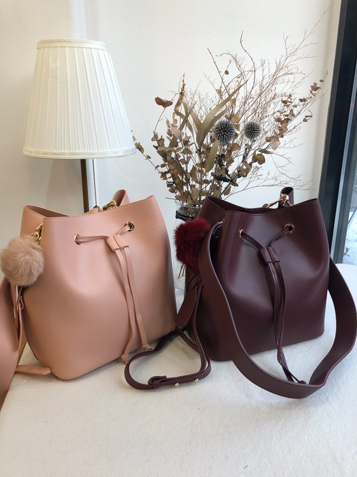 <b><p>Do not pour foam buckle 5color Daily Bag</p></b><b><p>無排ポンポンがバケットバッグ5colorデイリーショルダーバッグオフィスバッグ秋、20代の女性のバッ</p></b><br /><br /><p align='center'>