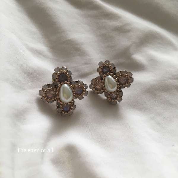 Free Shipping Flower Antique Earrings Perfect Part