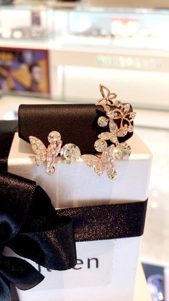 Eyeliner Agatha Button Earrings AJBE7412