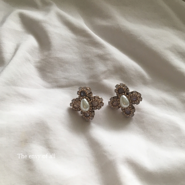 Free Shipping Flower Antique Earrings Perfect Part